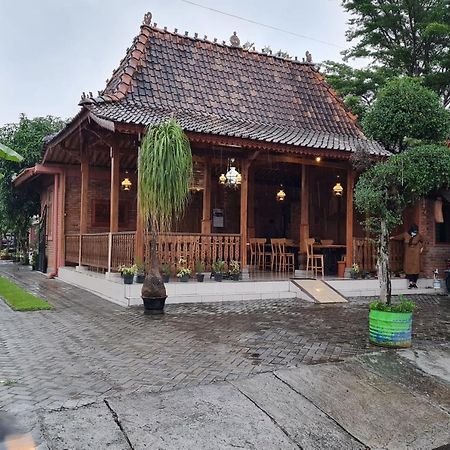 OYO 90265 Cempoko Mulyo Homestay Syariah Tugu Bagian luar foto