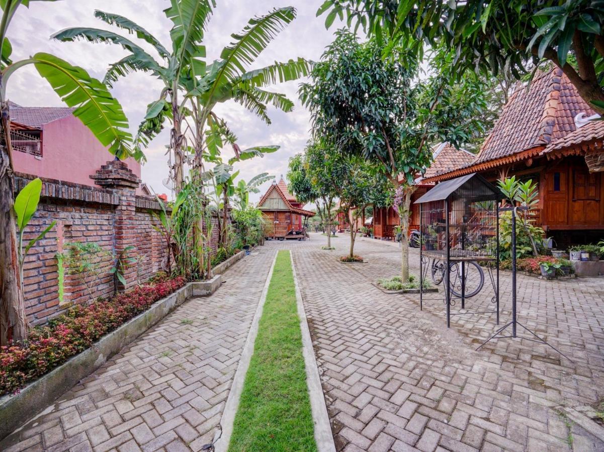 OYO 90265 Cempoko Mulyo Homestay Syariah Tugu Bagian luar foto