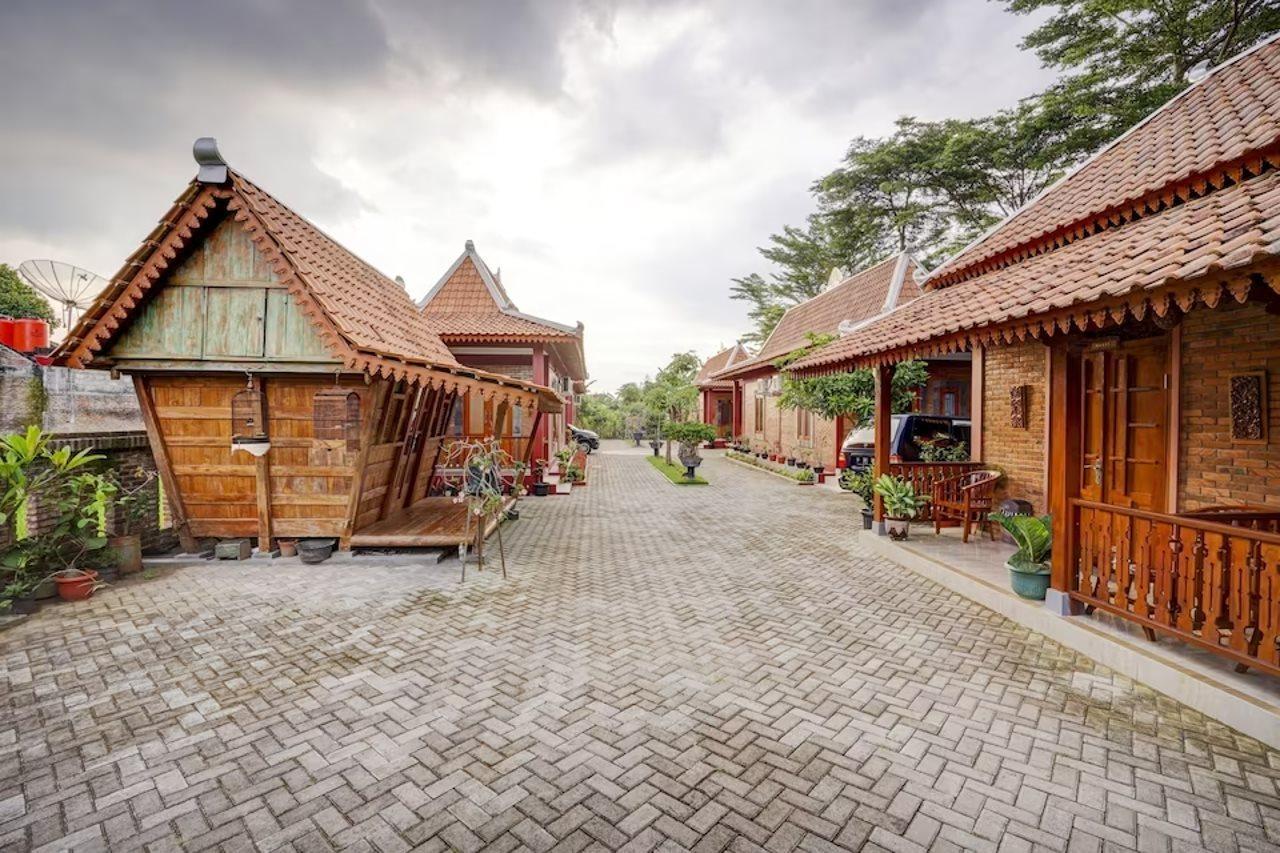OYO 90265 Cempoko Mulyo Homestay Syariah Tugu Bagian luar foto